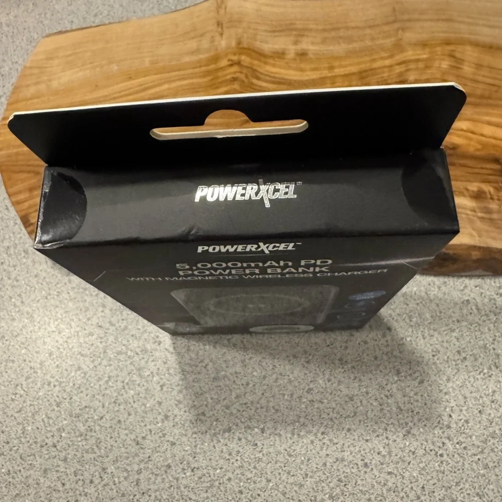 Black 5000mAh PD Power‎ Bank with Wireless Charger